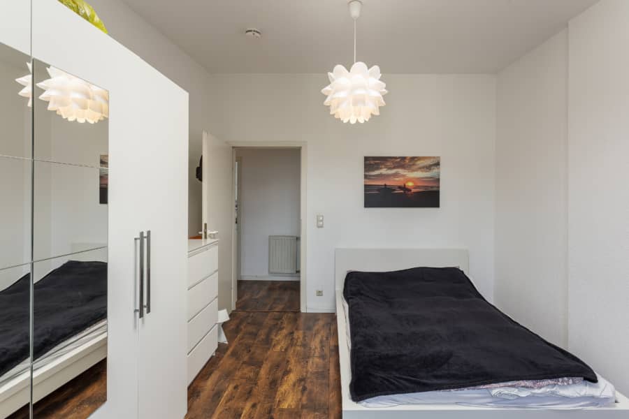 Schlafzimmer - Helle Dachgeschosswohnung nahe Boxhagener Platz sofort bezugsfrei