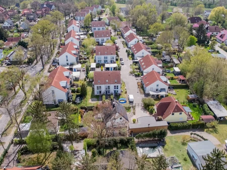 住宅区 - 位于法尔肯塞（Falkensee）的末端连排别墅出租。