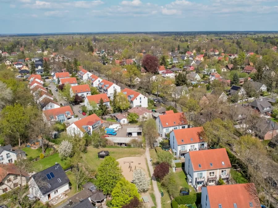 Wohnsiedlung - Bezugsfreies Reihenendhaus!