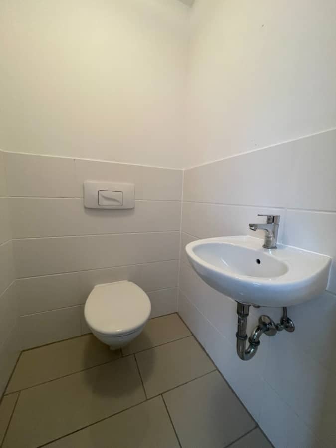 Gäste WC - Bezugsfreies Reihenendhaus!