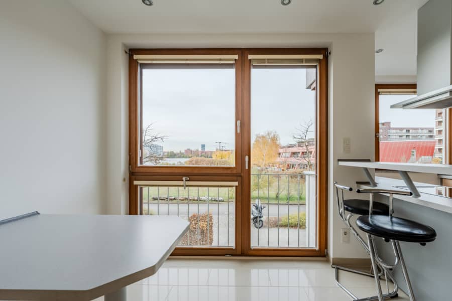 Küche mit Esstisch - Townhaus an der Rummelsburger Bucht – familienfreundlich mit 6 Zimmern