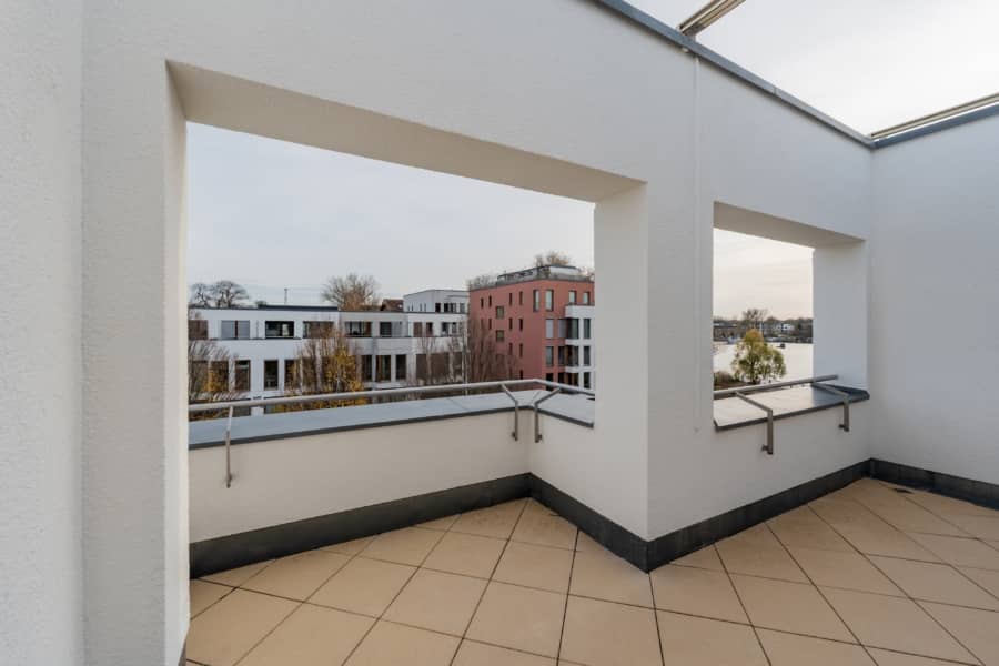 Terrasse Dachgeschoss - Townhaus an der Rummelsburger Bucht – familienfreundlich mit 6 Zimmern