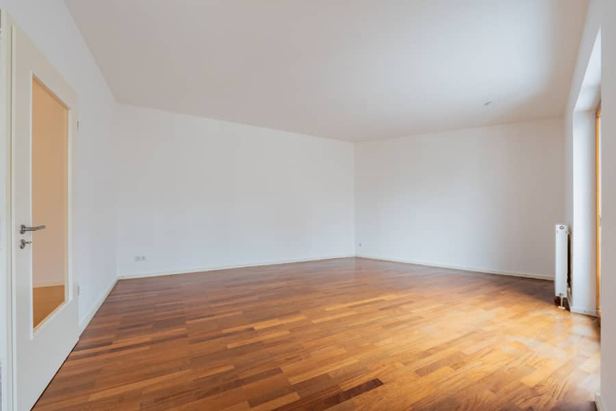 Helle Dachgeschosswohnung mit Parkettboden - BEZUGSFREI – AM PARK PANKOW – Exklusive Eigentumswohnung in ganz besonderer Lage *PROVISIONSFREI*