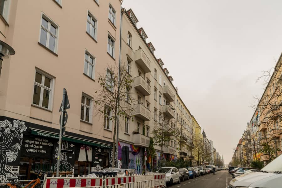 Rigaer_33-29 - Çok iyi durumda rahat eski daire!