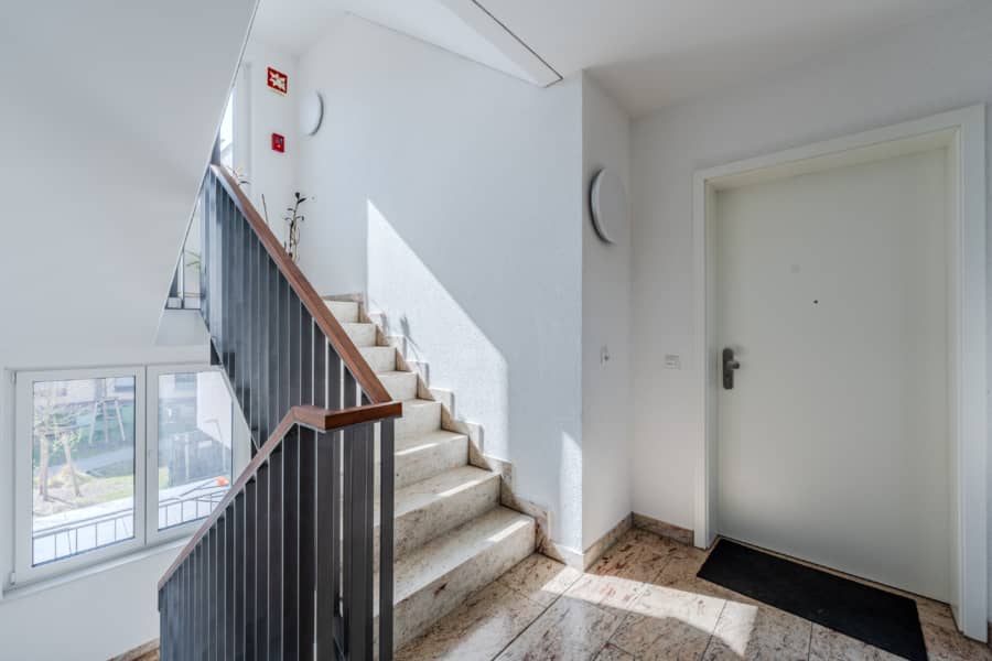 Sonniges Treppenhaus - Licht, Lage, Lebensqualität – modernes wohnen im schönen Karlshorst