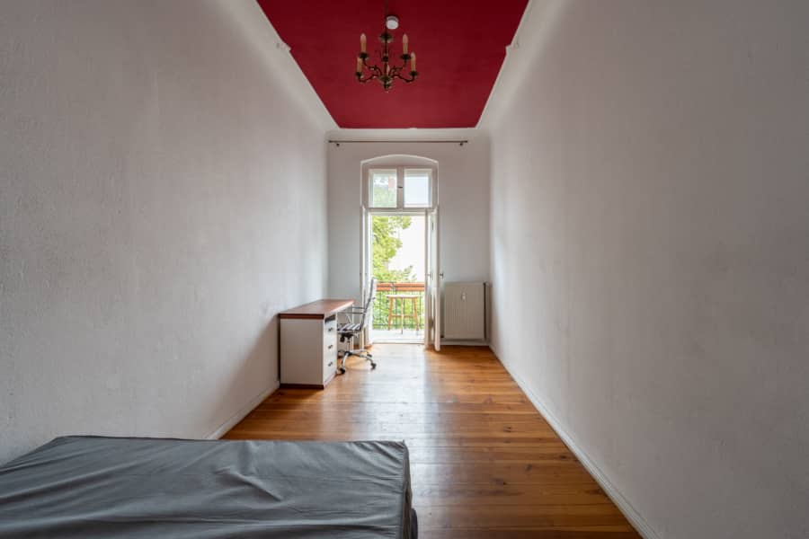 Schlafzimmer - BEZUGSFREI – Wunderschöne Stuck- Altbauwohnung zwischen Weserstraße und Sonnenallee