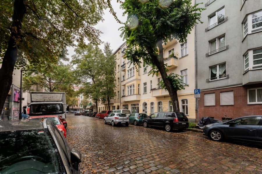 Blick Richtung Sonnenallee - BEZUGSFREI – Wunderschöne Stuck- Altbauwohnung zwischen Weserstraße und Sonnenallee