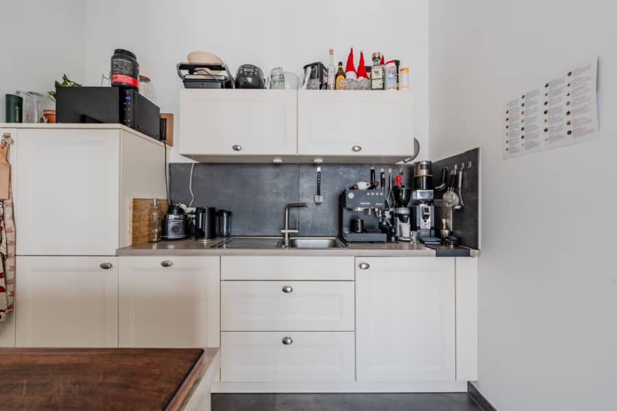 Küche - Zeitlos schön: Helle 2-Zimmer-Wohnung mit Balkon in gefragter Lage