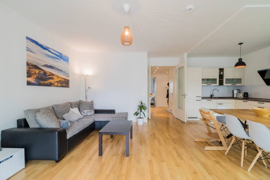 Helle 2-Zimmer-Wohnung mit offener Küche - 0 Leben am Park / Living by the Park