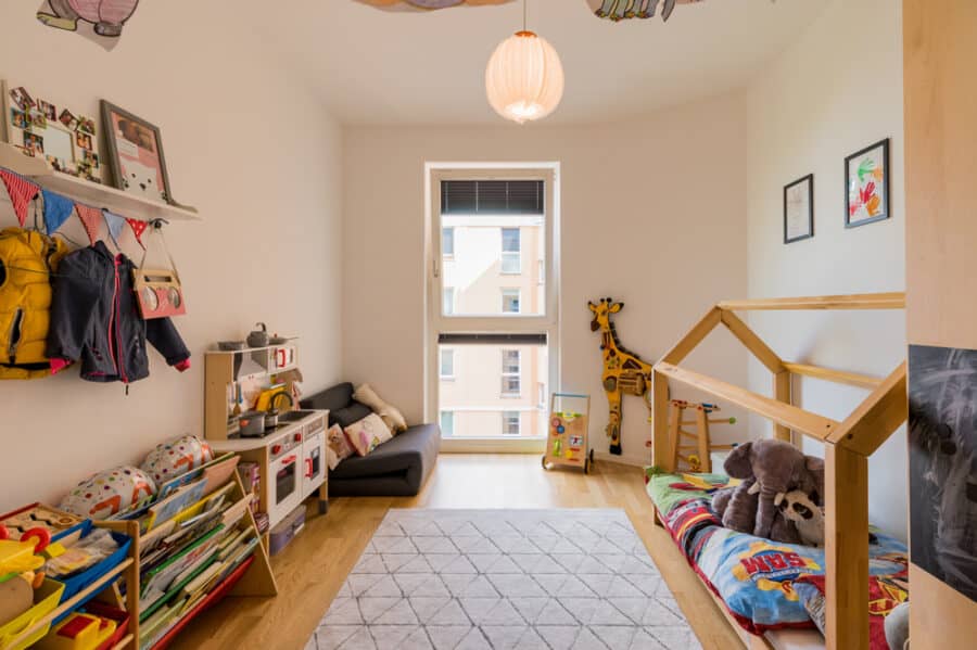 Helles Kinderzimmer in Neubauwohnung - 0 Leben am Park / Living by the Park
