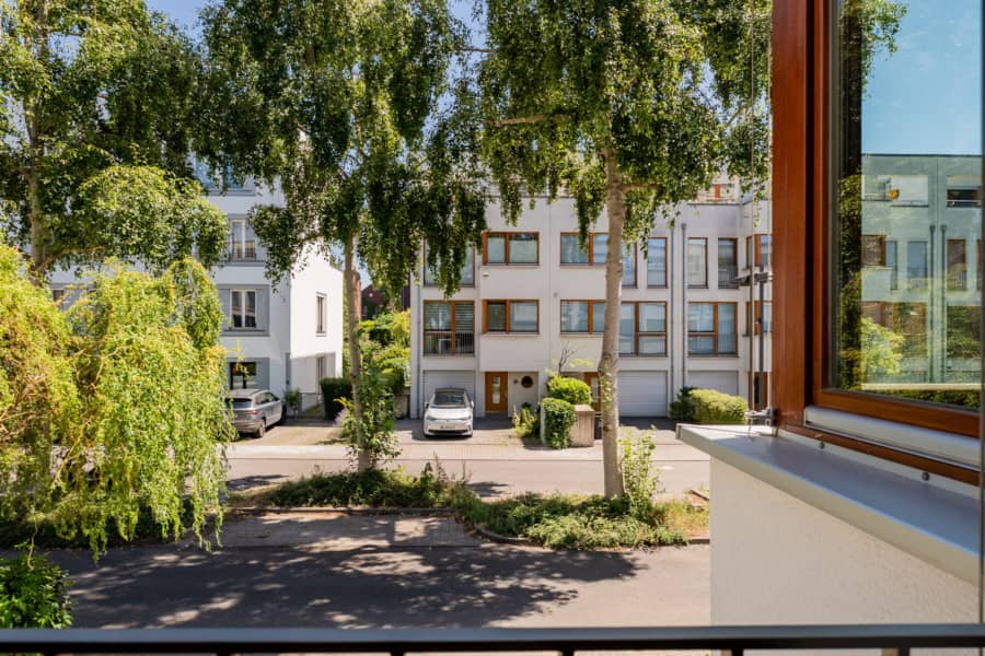 Baumgesäumte Reihenhäuser mit Garagen - Bezugsfrei & renoviert 2025: 6-Zimmer-Townhouse an der Rummelsburger Bucht