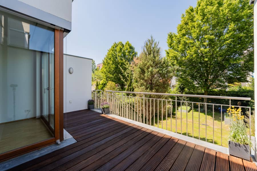 Moderne Wohnung mit großer Terrasse - Bezugsfrei & renoviert 2025: 6-Zimmer-Townhouse an der Rummelsburger Bucht