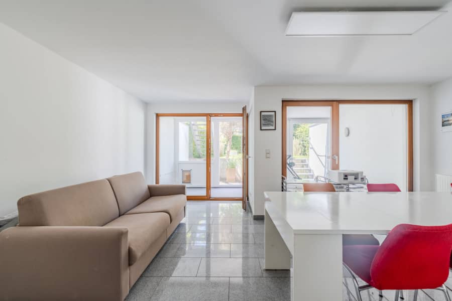 Helle Erdgeschosswohnung mit Terrasse - Bezugsfrei & renoviert 2025: 6-Zimmer-Townhouse an der Rummelsburger Bucht