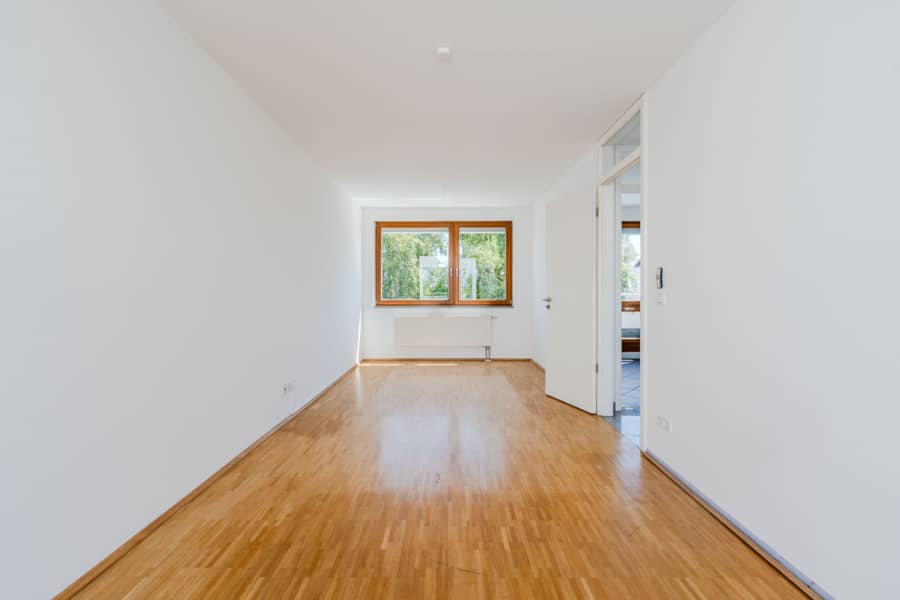 Helles Apartment mit Parkettboden - Bezugsfrei & renoviert 2025: 6-Zimmer-Townhouse an der Rummelsburger Bucht