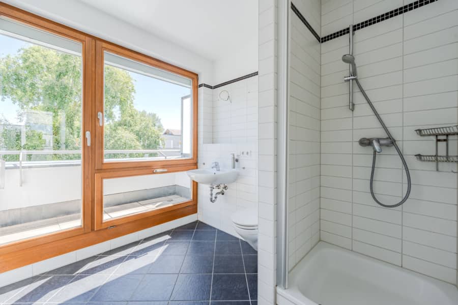 Moderne Stadtwohnung mit Tageslichtbad - Bezugsfrei & renoviert 2025: 6-Zimmer-Townhouse an der Rummelsburger Bucht