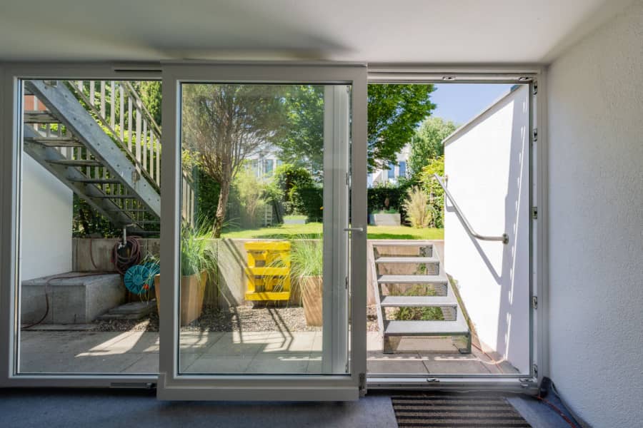 Erdgeschosswohnung mit Gartenterrasse und Außentreppe - Bezugsfrei & renoviert 2025: 6-Zimmer-Townhouse an der Rummelsburger Bucht