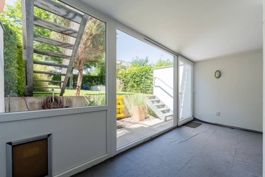 Souterrainwohnung mit eigenem Gartenzugang - Bezugsfrei & renoviert 2025: 6-Zimmer-Townhouse an der Rummelsburger Bucht