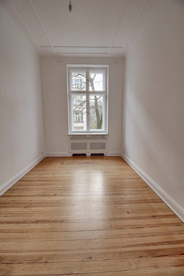Chambre ancienne lumineuse avec parquet - Superbe appartement de 4 pièces à Charlottenburg