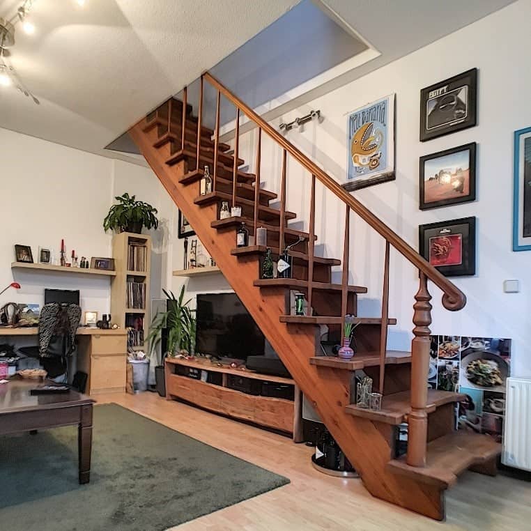 Açık ahşap merdivenli aydınlık maisonette - HTW yakınında güneye bakan geniş balkonlu güzel maisonette daire