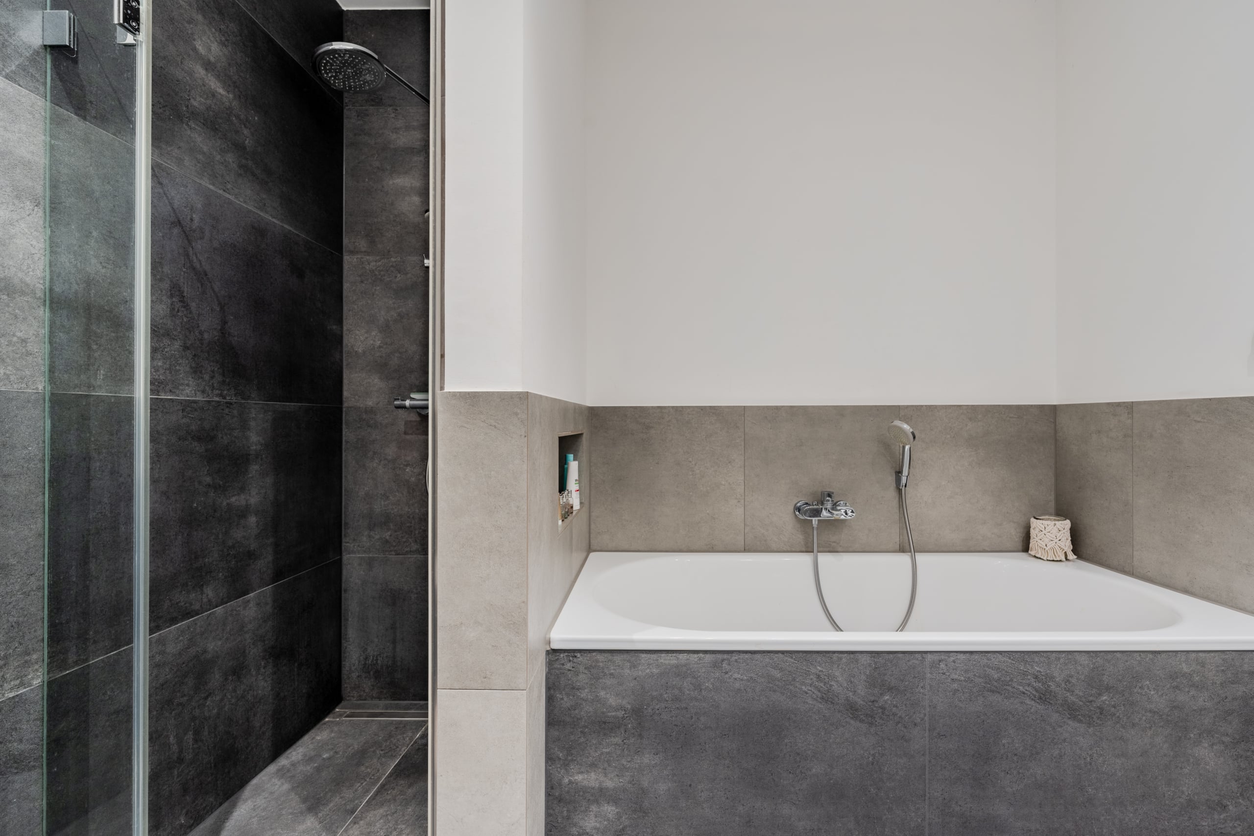 Wanne und Dusche