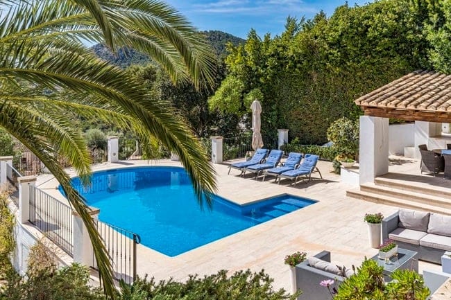 pool area - Port Andratx: Großzügige Villa mit 4 Schlafzimmern, Pool und Panoramablick zu verkaufen