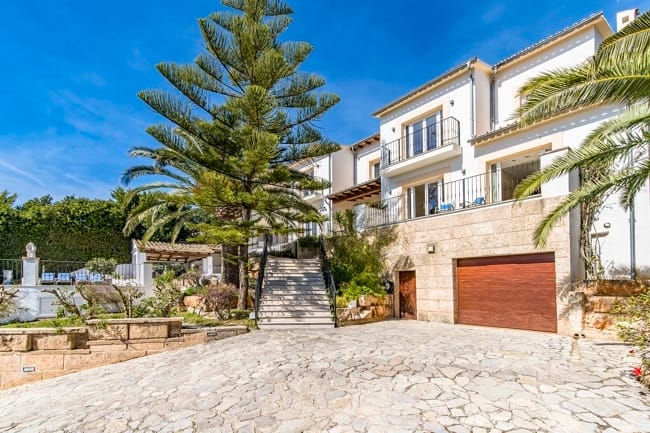 Garage - Port Andratx: Großzügige Villa mit 4 Schlafzimmern, Pool und Panoramablick zu verkaufen