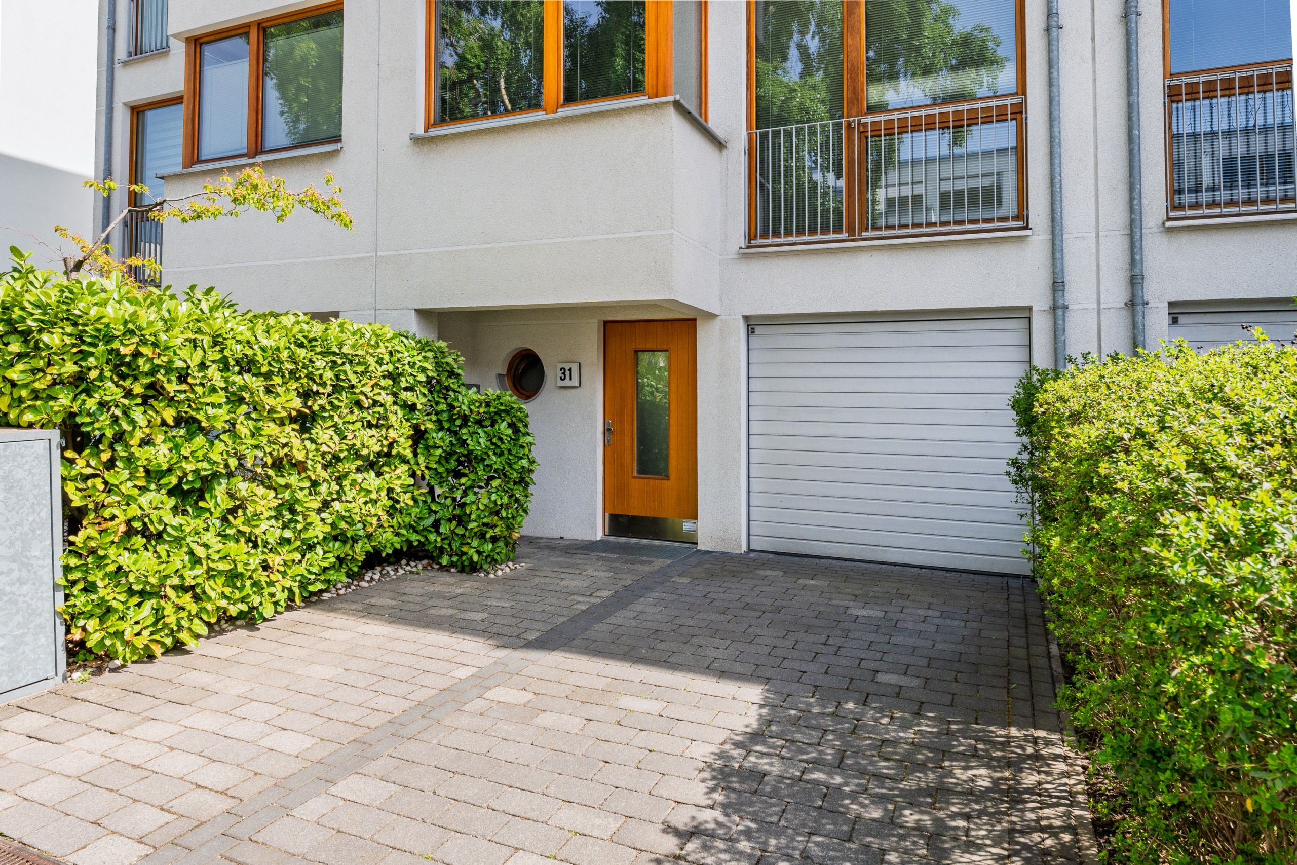 Gepflegtes Reihenhaus mit klarer Linienführung