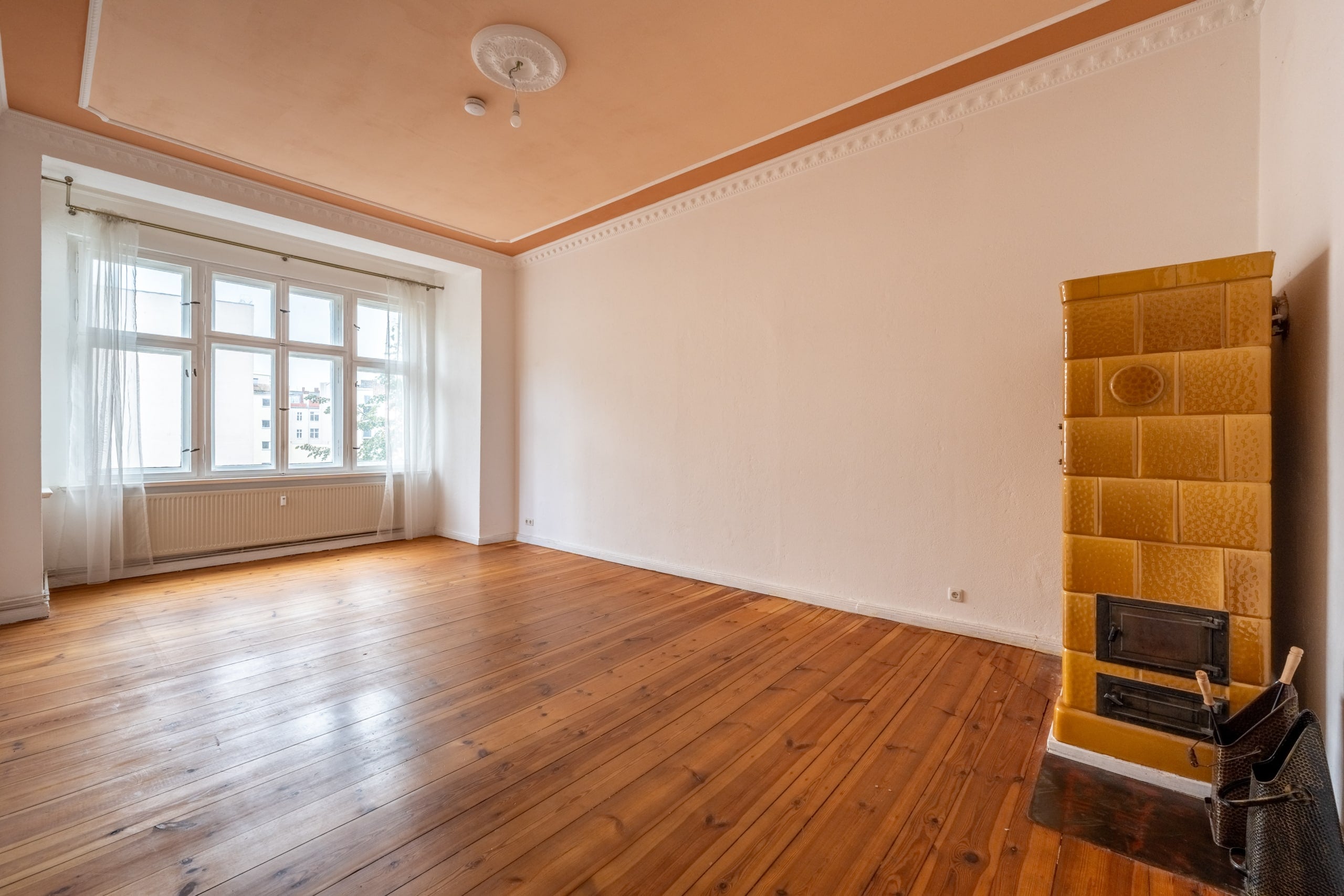 Salle de séjour avec de beaux parquets