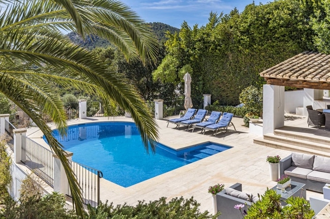 pool area - Port Andratx: Großzügige Villa mit 4 Schlafzimmern, Pool und Panoramablick zu verkaufen