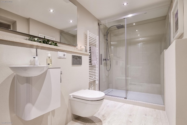 Modernes Apartmentbad mit Walk-in Dusche - Puerto de Andratx: modern renoviertes Apartment in Port Andratx in erster Meerslinie zur Miete