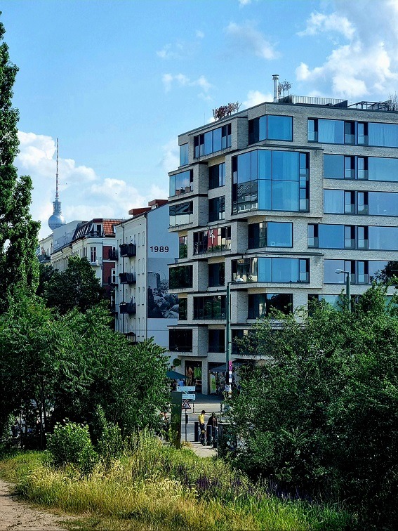 Blick nach Mitte - Wunderschöne Altbauwohnung im beliebten Gleimkiez