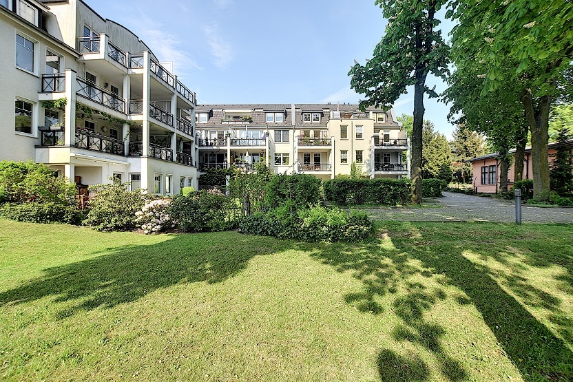 Mehrfamilienhaus mit Balkonen und Gartenblick - *PROVISIONSFREIE KAPITALANLAGE* in direkter Wasserlage