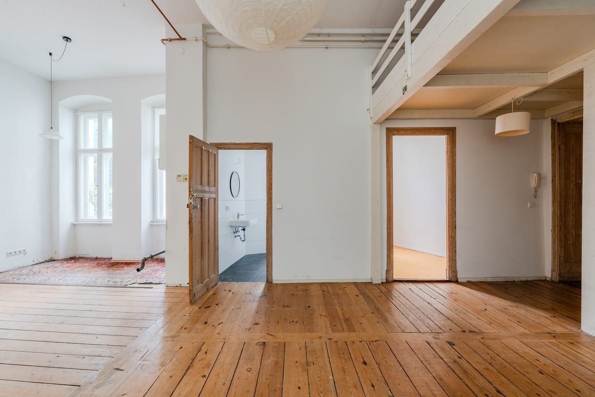 Zugang Zimmer und Bad