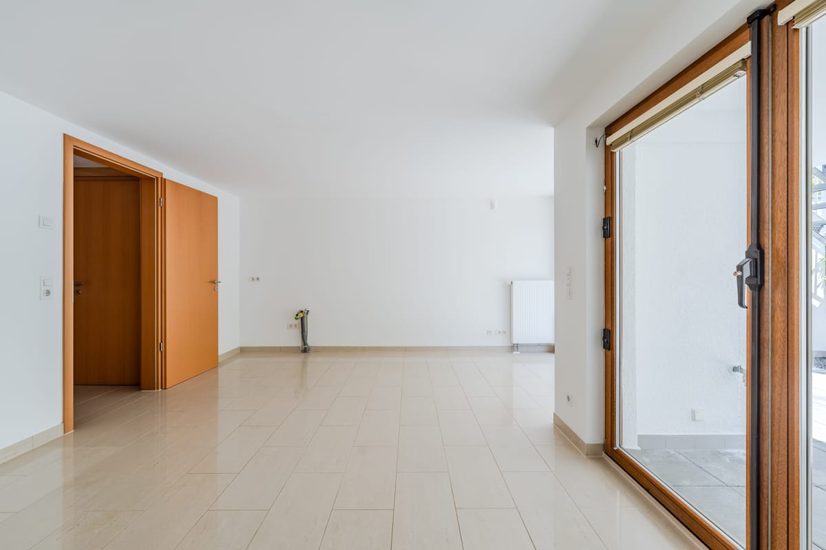 Heller Wohnraum mit großzügigem Grundriss und Sauna-Anschluss