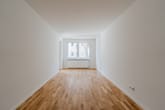 Zweites Schlafzimmer mit Balkonzugang