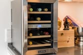 Klarstein Weinkühlschrank mit Glastür und digitalem Temperaturdisplay in Edelstahloptik