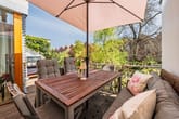 Terrasse mit angenehmer Privatsphäre und direktem Zugang vom Wohnbereich