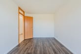 Kompakter Raum, ideal als Schlaf oder Arbeitszimmer