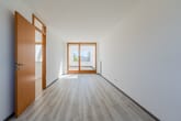 Helles Zimmer mit direktem Zugang zur Dachterrasse