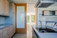 Küche mit direkter Anbindung an den großzügigen Wohnraum