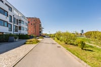 Moderne Nachbarschaft in ruhiger Lage nur wenige Schritte vom Wasser entfernt