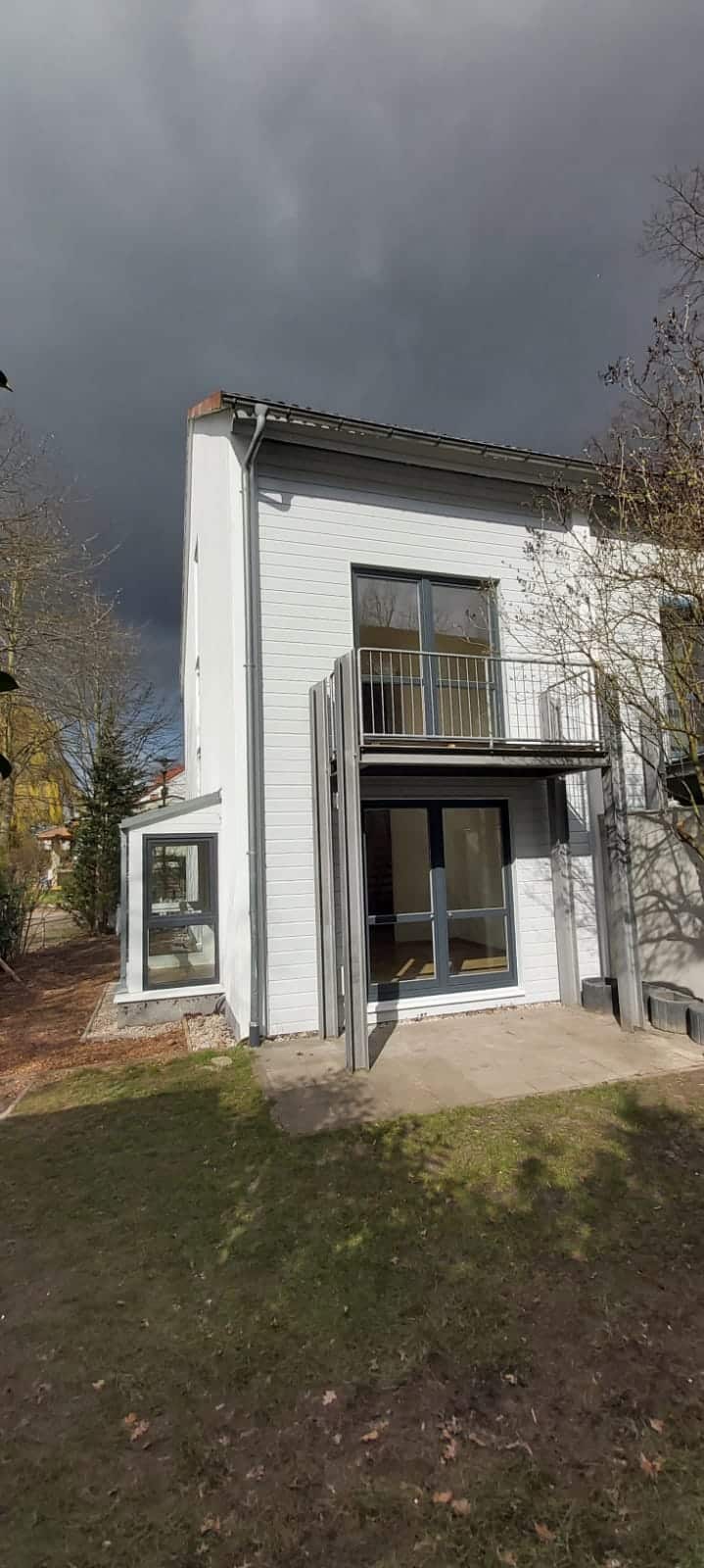 Hausansicht Gartenseite - Erstbezug nach Renovierung-bezugsfrei-perfekt für Familien in Falkensee