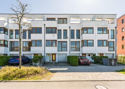 Townhouse-Architektur mit klaren Linien