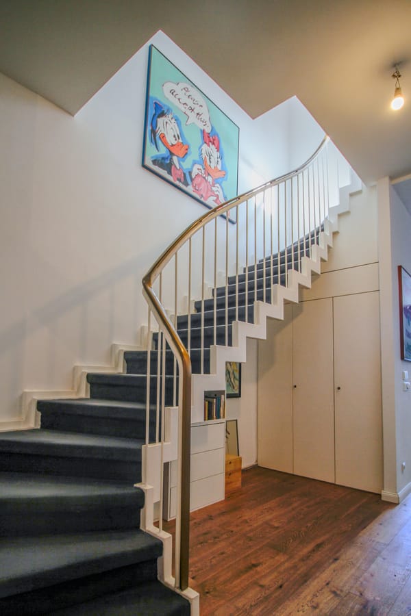 Aufgang obere Ebene - Maisonette mit Dachterrasse in Bestlage Köln-Altstadt