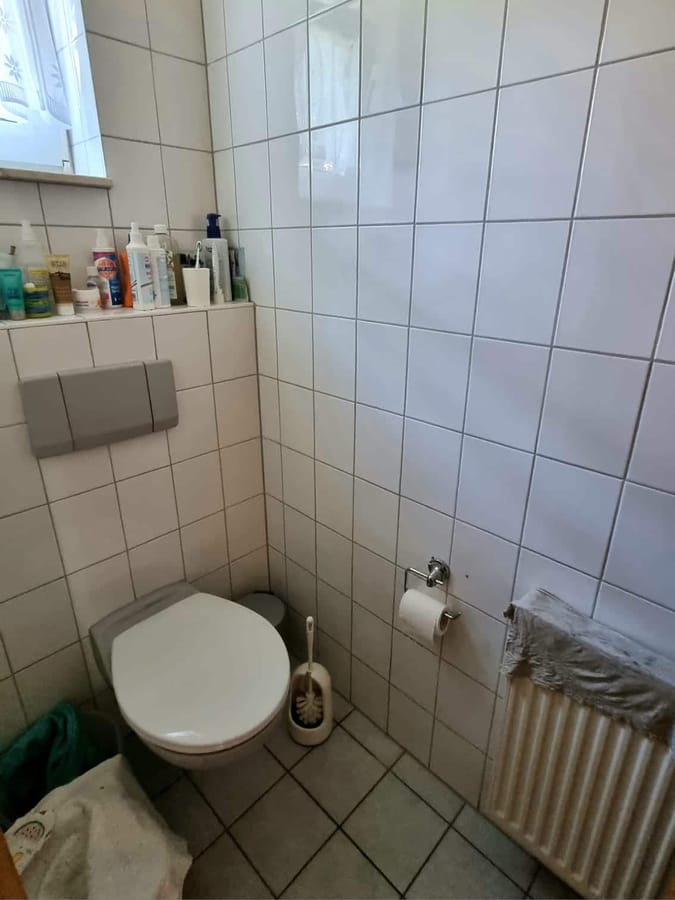 Gäste WC - DAS IST EIN GUTER PREIS: Doppelhaushälfte 5 Zimmer mit 141 m² und Keller in Schöneiche bei Berlin