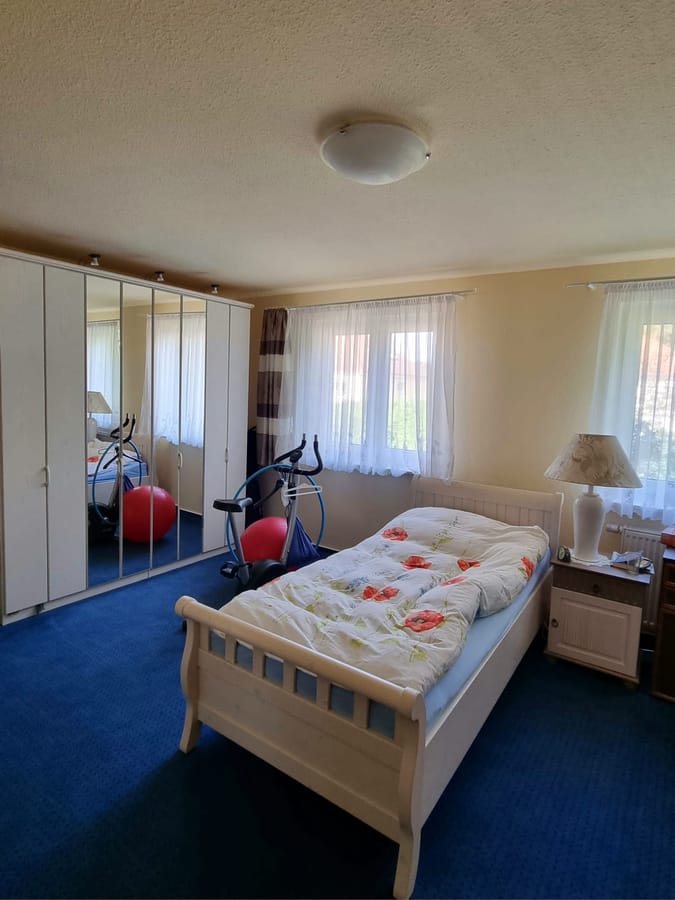 Schlafzimmer 1 - DAS IST EIN GUTER PREIS: Doppelhaushälfte 5 Zimmer mit 141 m² und Keller in Schöneiche bei Berlin