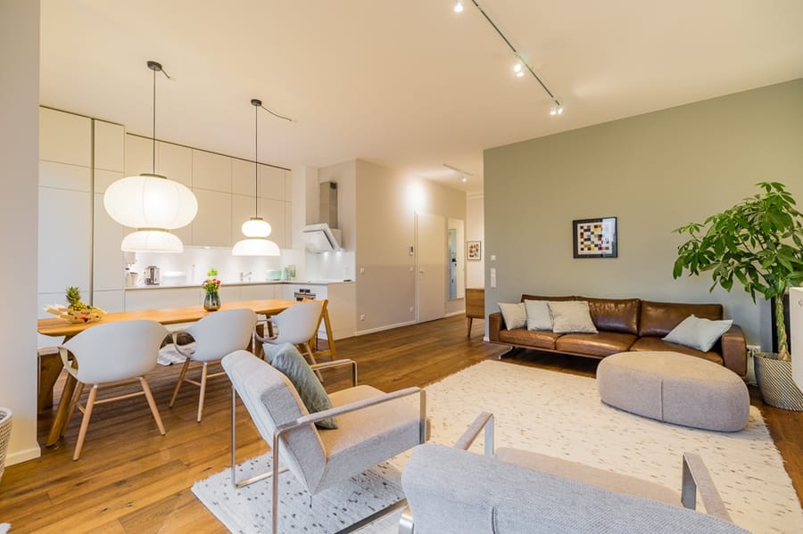 Moderne Stadtwohnung mit offener Wohnküche - Wunderschöne Eigentumswohnung mit sehr gutem Schnitt und Balkon nach Süden!