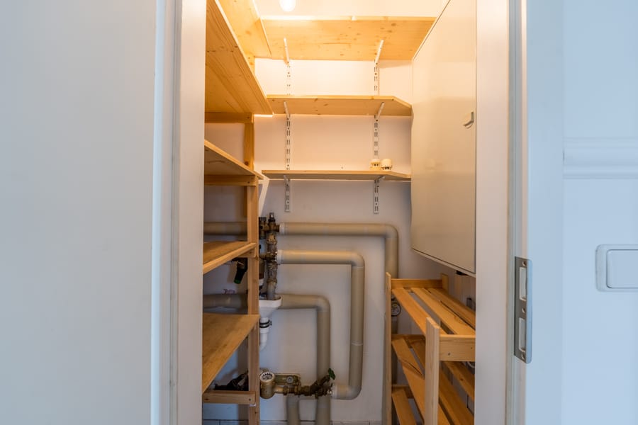 杂物间-装修后首次入住--免租--非常适合法尔肯塞的家庭使用。