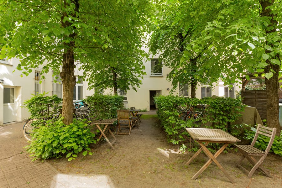 Innenhof - Helle Dachgeschosswohnung nahe Boxhagener Platz sofort bezugsfrei