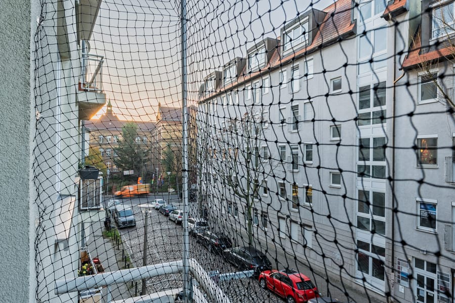 Blick von Loggia - Gut geschnittene 2-Zimmer-Wohnung mit Balkon und viel Tageslicht